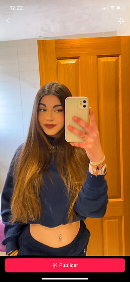 CLAUDIA NAVARRO LOZANO