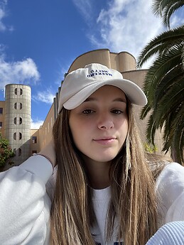 Carla Hernández Correa