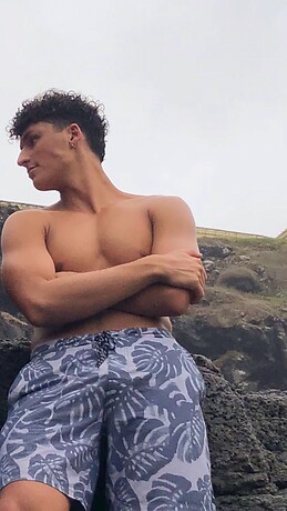 Javier Estrella