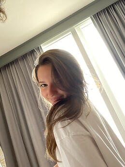 Helena Cardone