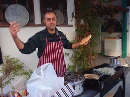 theo antoniou