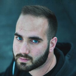 Βασίλης Κακιώνης