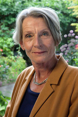 Veronica Dare