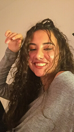 Kira Lopez de Luzuriaga Piron