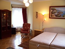 2 bedroom flat next to BME University Budapest
