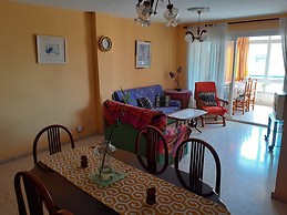 iso grande. 3 habitaciones, 2 baños, cocina, lavadero, salón com