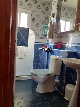 iso grande. 3 habitaciones, 2 baños, cocina, lavadero, salón com