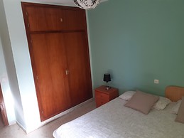 iso grande. 3 habitaciones, 2 baños, cocina, lavadero, salón com