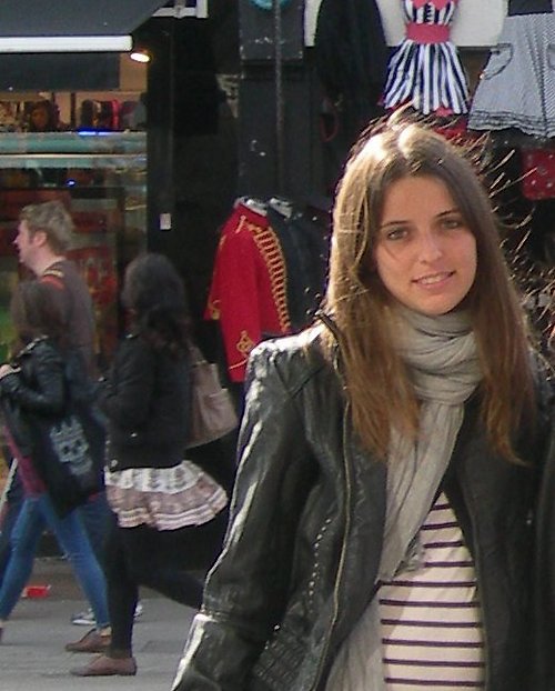Lara AA