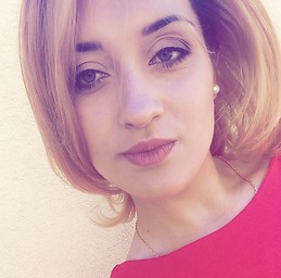 Bettina Szabó Cibolya