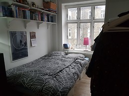 Great apartment close to city center - furnished and ready for t