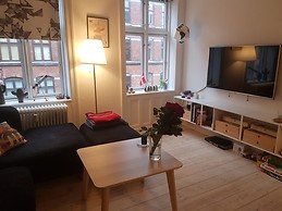Great apartment close to city center - furnished and ready for two people!
