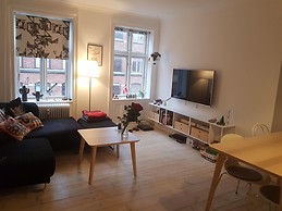 Great apartment close to city center - furnished and ready for t