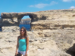 Barton-Harvey Justine