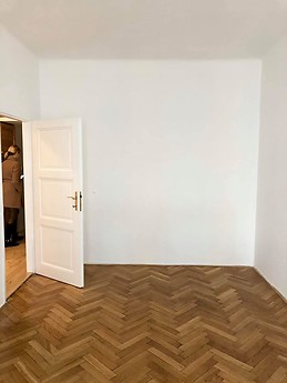 Private Bedroom in Vinohrady