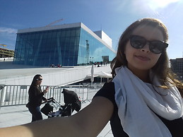 ANDREA SARDINHA NAVARRO