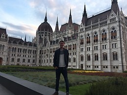 Hector J Huyke Villeneuve