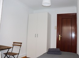 Habitación para chica en piso muy cerca de la universidad, Plaza