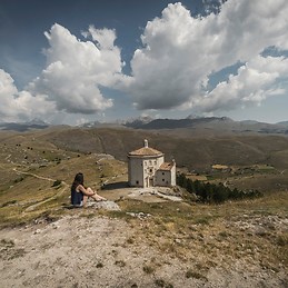 Σοφία Τζιλ.