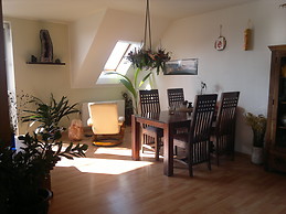 A room available in 2floors apartment with 2bathrooms and 2toile