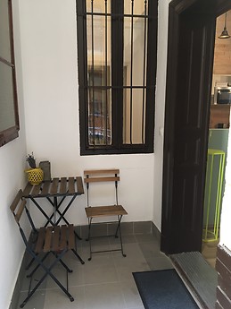 Industrial-chic renovated flat in the Palace District