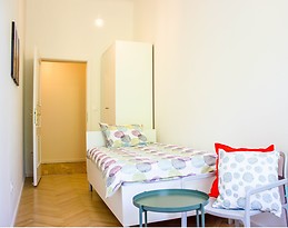 Beautiful room and quiet room for rent in the centre of Prague