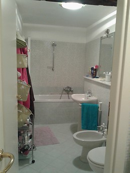 Accogliente stanza singola in bellissimo trilocale