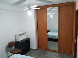 Alquiler habitación en piso compartido 315 - 350 más electricidad y gas.(15-20e)
