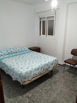 Alquiler habitación en piso compartido 375 más electricidad y ga