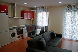 Alquilo Habitación 20 m2 cama 1,40 con baño integrado en piso céntrico.