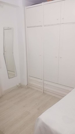 Alquilo habitación céntrica con Wifi, a 15 minutos andando de la