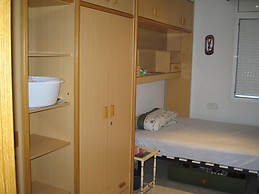 Alquilo habitación con piscina y parking