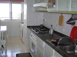 Alquilo habitación con piscina y parking