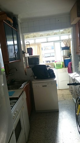 Amplia y cuidada habitación en Málaga