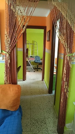 Amplia y cuidada habitación en Málaga