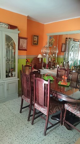 Amplia y cuidada habitación en Málaga