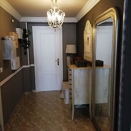 Amplia habitación para chica estudiante