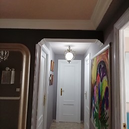 Amplia habitación para chica estudiante