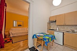 Apartment Tosca for 1/2/3 students in Veres Pálné utca 30 - Best city center