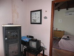 appartamento bilocale arredato in Frazione collinare prov.PV