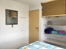 Apto completo de 3 habitaciones a 100 m de La Universidad de la