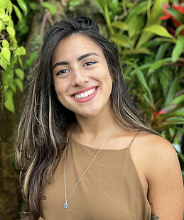 STEPHANIE LOURO IDALGO