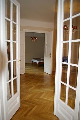 Very central quiet and bright apartment in excellent location