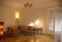 Very central quiet and bright apartment in excellent location