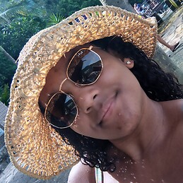 Ana Gabrielle Barcelos Martins Ana Barcelos