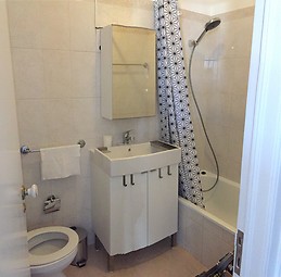 Double bed Bedroom in the city center