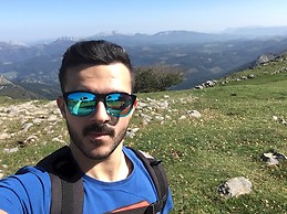 Adrian Romero