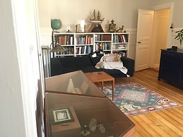 Light room for rent in beautiful large Frederiksberg mansion apa