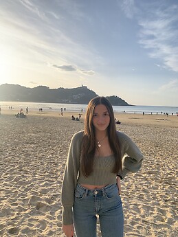 Sofia Isaacs Zaratiegui