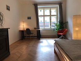 Beautiful spacious furnished room in newly renovated flat availa